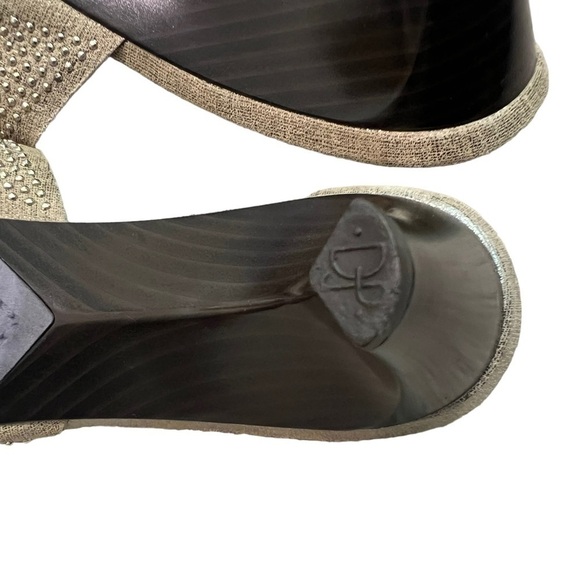 Donald J Pliner Mule Heels Peace Sign Studded Beige Size 9.5 - Picture 11 of 13